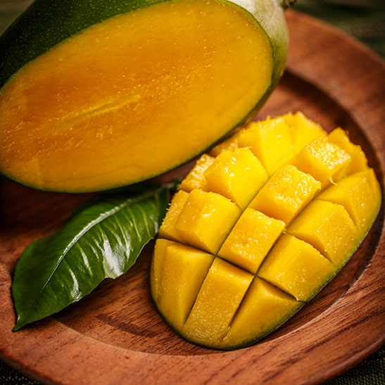 horeca-news-fresh-mango-fruit-PBS7TVT-scaled-min
